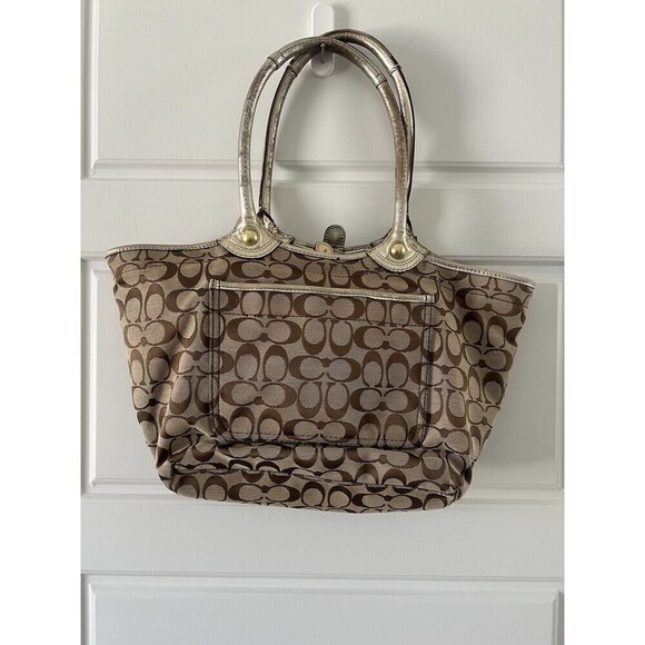 🆕 Vintage Coach Brown and Gold Signature Shoulder Bag with Floral Accents. - Picture 9 of 16